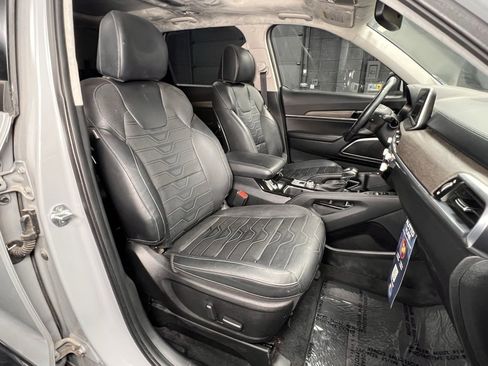Used 2022 Kia Telluride SX w/ SX Prestige Package image 4
