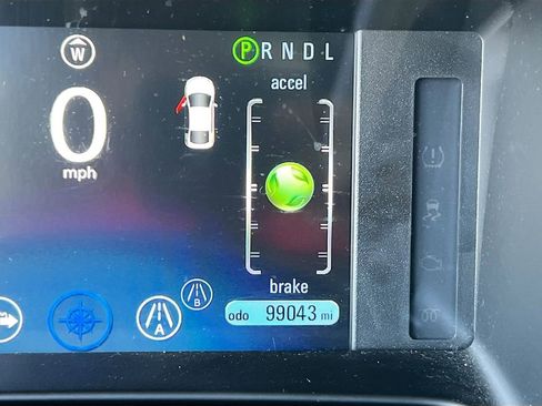 Used 2014 Chevrolet Volt FWD image 12