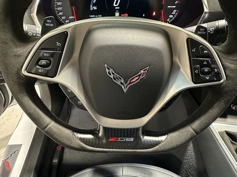 Used 2015 Chevrolet Corvette Z06 w/ 3LZ Preferred Equipment Group RWD image 28