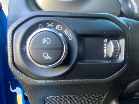 Used 2023 Jeep Gladiator Sport image 15