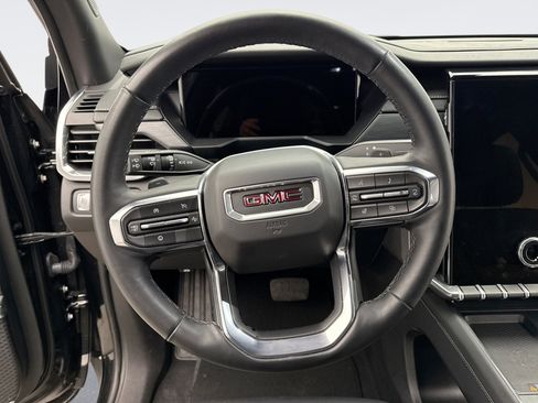 Used 2024 GMC Acadia Elevation image 12