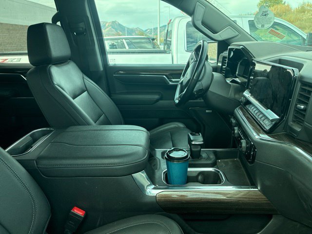 Used 2023 Chevrolet Silverado 1500 LT Trail Boss w/ LT Trail Boss Premium Package AWD/4WD image 5