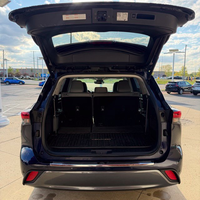 Used 2021 Toyota Highlander Limited AWD/4WD image 12