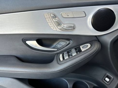 Used 2022 Mercedes-Benz GLC 300 4MATIC image 11
