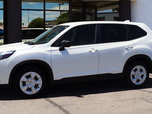 Used 2022 Subaru Forester AWD/4WD image 7