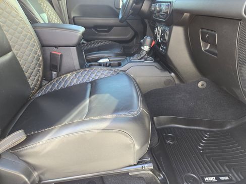 Used 2021 Jeep Wrangler Unlimited Sahara image 16