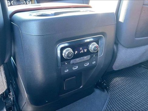 Used 2023 GMC Yukon Denali Ultimate image 39