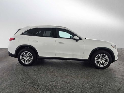 Used 2026 Mercedes-Benz GLC 300 image 2