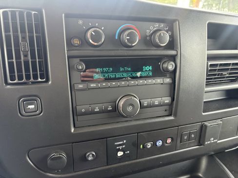 Used 2025 GMC Savana 3500 LT w/ LT Preferred Equipment Group RWD image 14