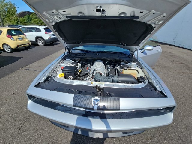 Used 2009 Dodge Challenger SRT8 w/ SRT Option Group II RWD image 33