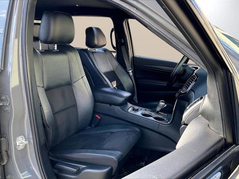 Certified 2022 Jeep Grand Cherokee Laredo X image 23