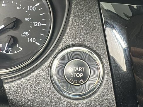 Used 2021 Nissan Rogue Sport SV w/ Technology Package image 15