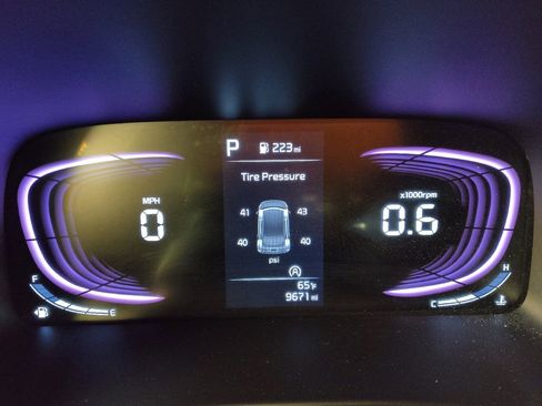 Used 2025 Kia Soul LX w/ LX Technology Package image 23