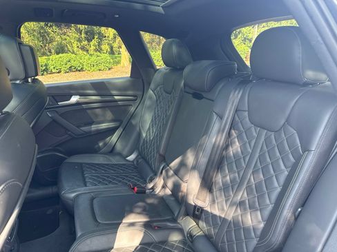 Used 2018 Audi SQ5 Prestige w/ Prestige Package AWD/4WD image 9