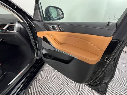 Certified 2024 BMW X7 xDrive40i w/ Premium Package image 27