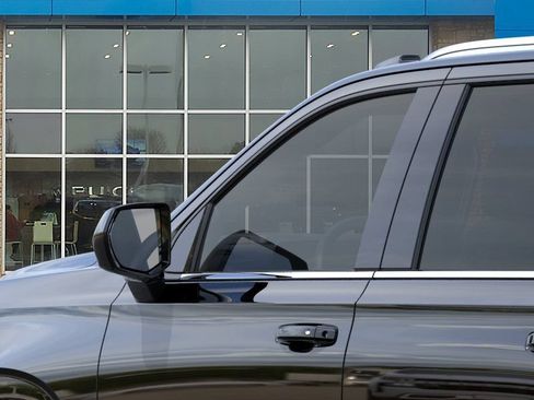 New 2026 Chevrolet Suburban LS AWD/4WD image 12