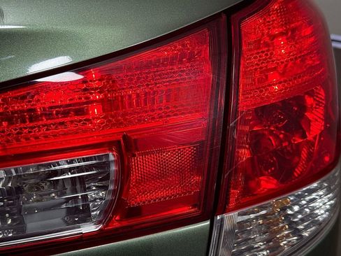 Used 2011 Subaru Outback 2.5i Limited image 32