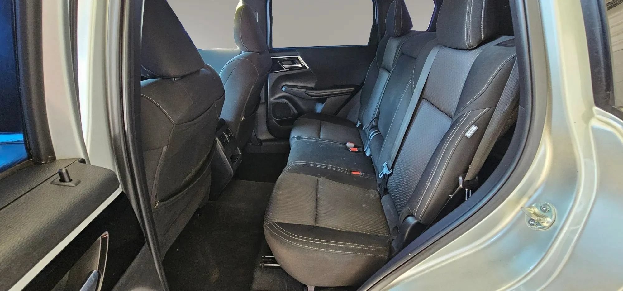 Used 2022 Mitsubishi Outlander ES FWD image 10