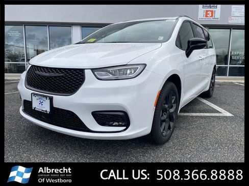 New 2026 Chrysler Pacifica Select AWD/4WD image 1