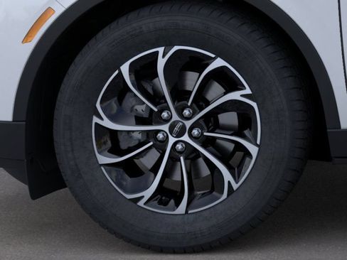 New 2026 Lincoln Nautilus Premier AWD/4WD image 19