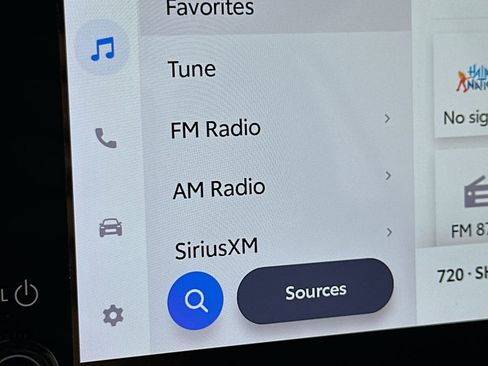 Used 2025 Toyota Corolla LE image 27