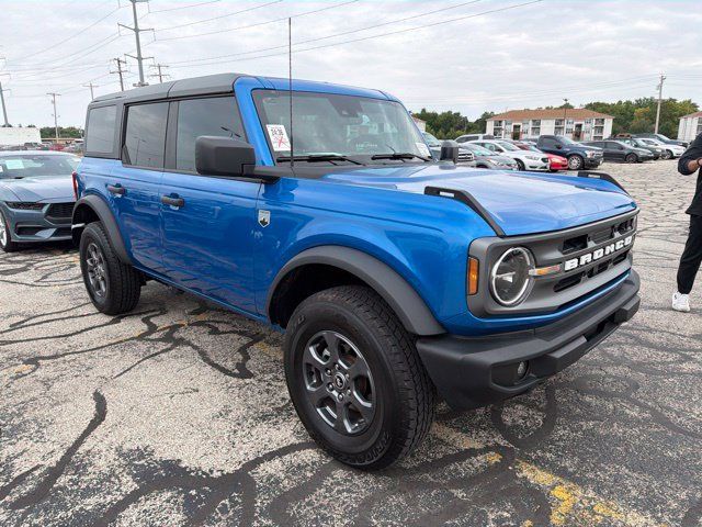 Used 2024 Ford Bronco Big Bend AWD/4WD image 3