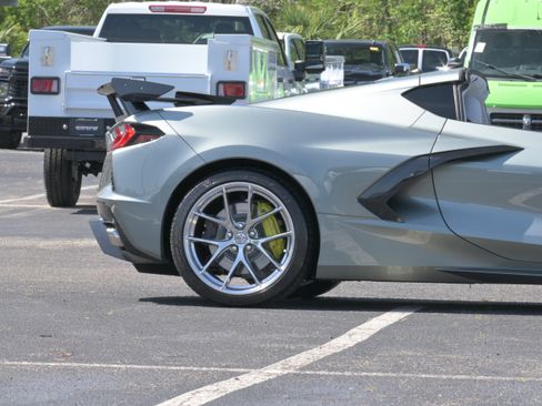 Used 2023 Chevrolet Corvette Stingray Premium Cpe w/ Z51 Performance Package RWD image 5