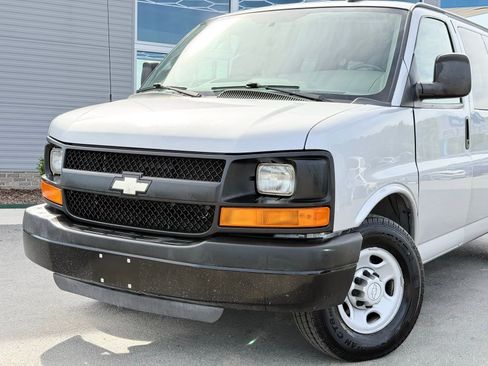 Used 2016 Chevrolet Express 2500 LS RWD image 4