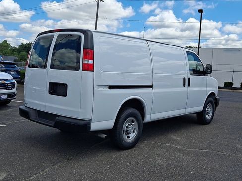 Used 2023 Chevrolet Express 2500 w/ Driver Convenience Package RWD image 12