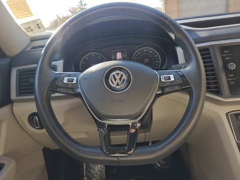 Used 2019 Volkswagen Atlas SE w/ Panoramic Sunroof Package image 23