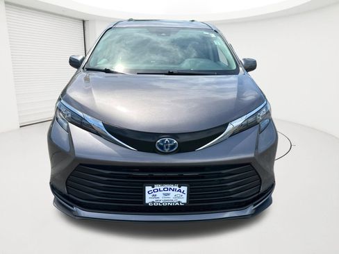 Used 2024 Toyota Sienna LE w/ LE Plus Package AWD/4WD image 23
