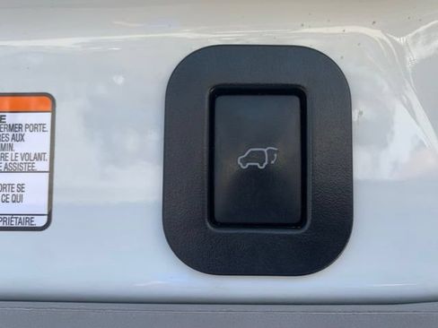 Used 2016 Toyota Sienna SE w/ SE Preferred Package FWD image 5