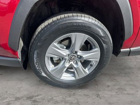 Used 2025 Toyota RAV4 LE image 9