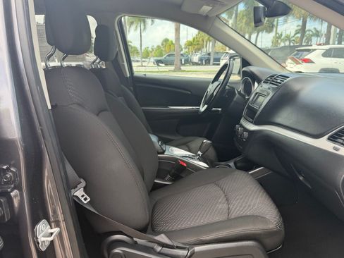 Used 2020 Dodge Journey SE w/ SE Popular Equipment Group FWD image 23