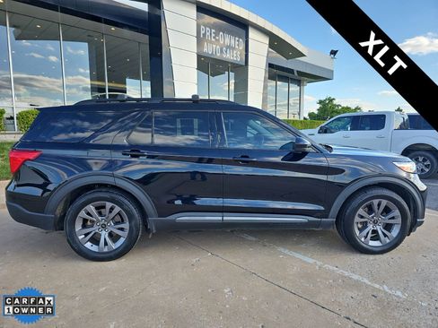 Used 2022 Ford Explorer XLT w/ Equipment Group 202A RWD image 2