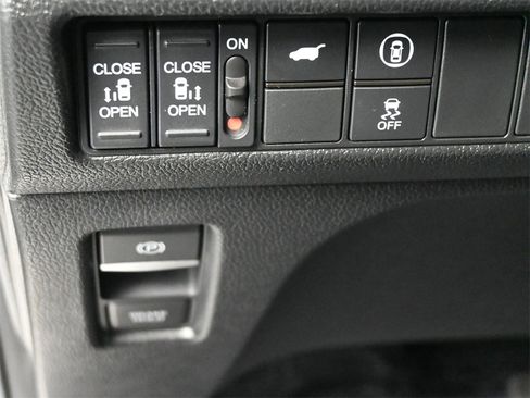 Used 2023 Honda Odyssey Sport image 6