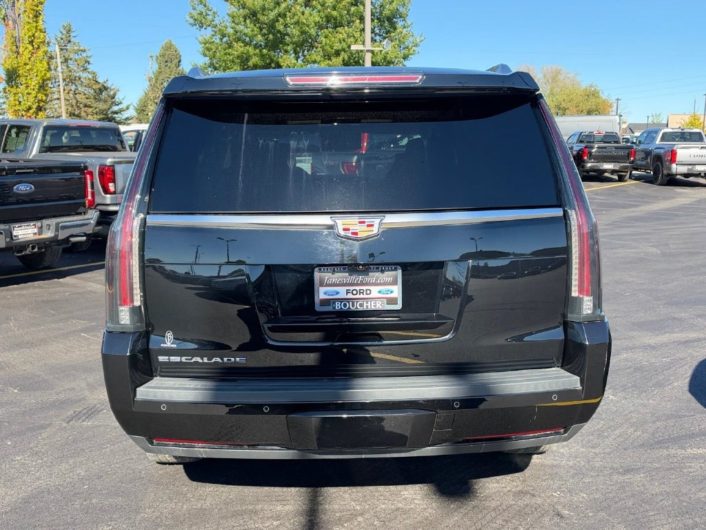Used 2020 Cadillac Escalade Luxury AWD/4WD image 6
