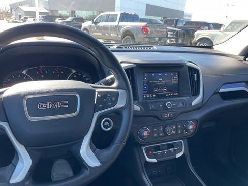 Used 2022 GMC Terrain SLE w/ Driver Convenience Package image 18