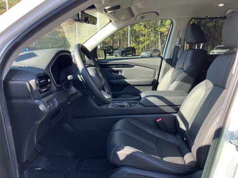 Certified 2025 Honda Pilot EX-L image 16