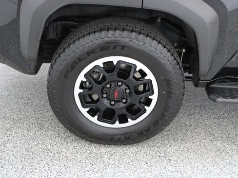 Used 2025 Toyota 4Runner TRD Off-Road Premium w/ Tow Technology Package AWD/4WD image 6