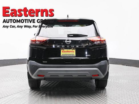 Used 2023 Nissan Rogue S image 6