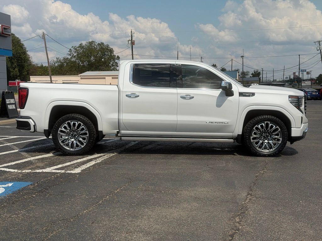 Used 2023 GMC Sierra 1500 Denali Ultimate AWD/4WD image 4