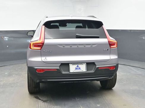 New 2026 Volvo XC40 B5 Plus w/ Protection Package Premier image 7