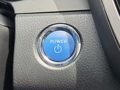 Used 2020 Toyota Camry SE w/ Sunroof Package FWD image 24