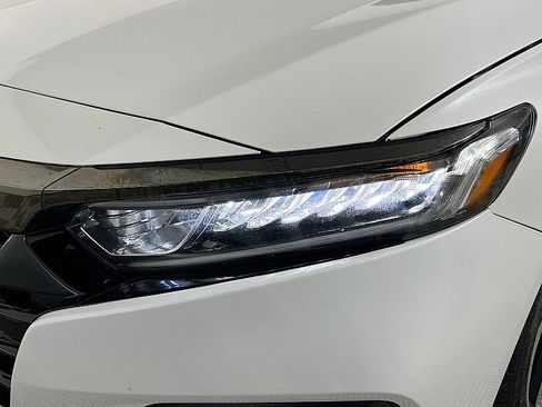 Used 2018 Honda Accord Sport image 24