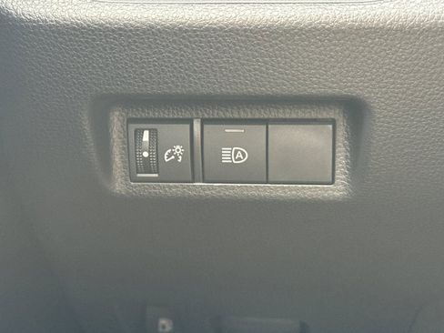 Certified 2025 Toyota RAV4 LE image 32