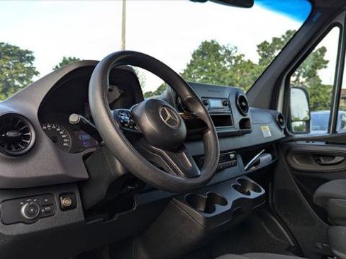 Used 2019 Mercedes-Benz Sprinter 2500 w/ Driver Convenience Package image 23