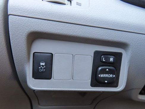 Used 2013 Toyota Corolla L FWD image 21