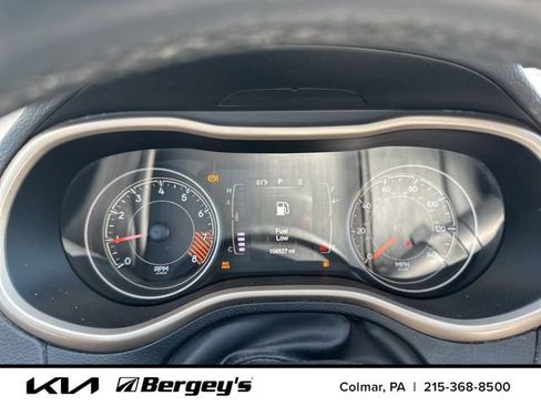 Used 2015 Jeep Cherokee Latitude w/ Cold Weather Group image 4