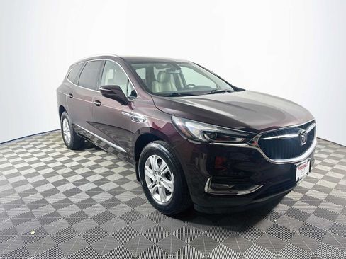 Used 2018 Buick Enclave Essence FWD image 3